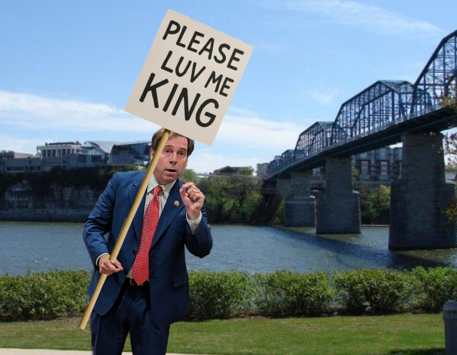 BREAKING: Chuck Fleischmann holds "Please Love me King" demonstration in Coolidge Park