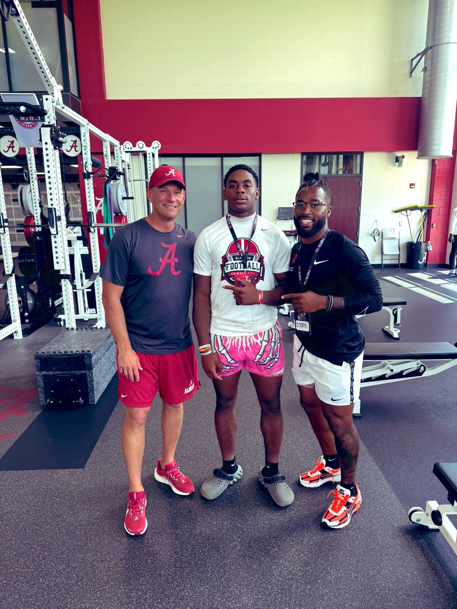 deshawnsimmons_'s tweet image. ALL GLORY TO GOD!!! I am highly favored &amp;amp; blessed to receive my 17th offer from @AlabamaFTBL🙏🏽👨🏽‍🍳📈♨️🐘Ⓜ️otion17!!!#OnAMisson😤#ItsLevels #QUALITYoverQuanity #3Clipper🎥 @deontesheff9 @KalenDeBoer @CoachMorrell3 @crob45 @Beasley__F @ChadSimmons_ @JohnGarcia_Jr @Bama_247