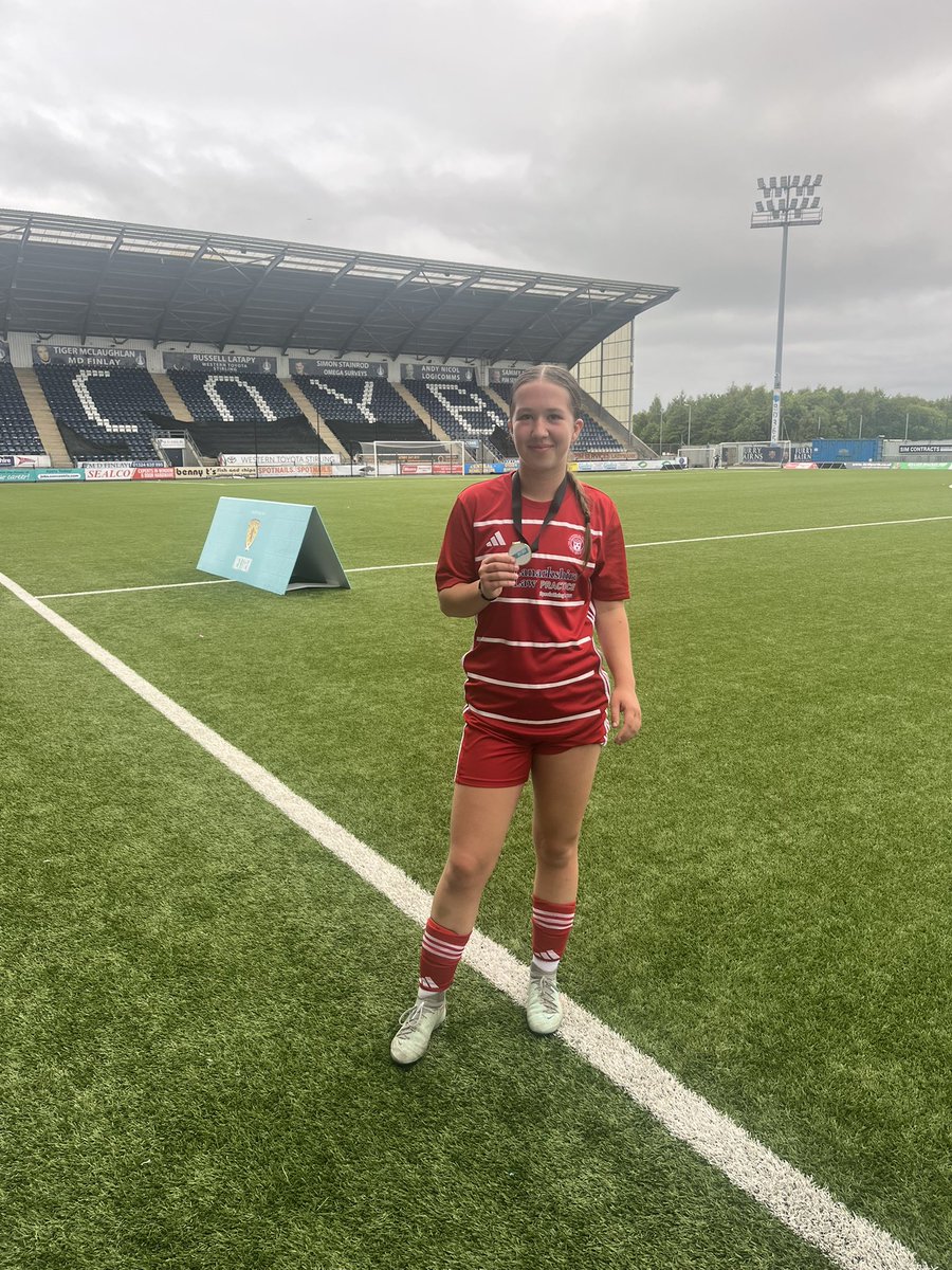 Claire Barker tweet media
