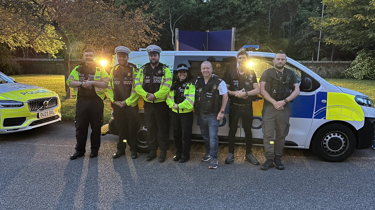 Herts_Specials's tweet photo. Our Operational Support Team out this weekend supporting our #tvprp Specials Team on a joint operational targeting speeding offences keeping our neighbouring counties safe ππ»π #5143, 5596, 5747, 5145 https://t.co/rCZ3Oqnc3z