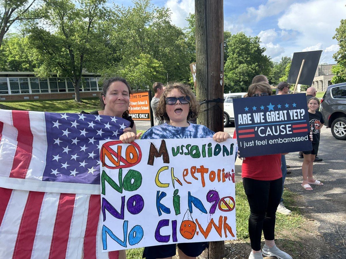 andrewrowan128's tweet image. Protestors line the street in front of Loveland Elementary School as part of a national day of protest. @WCPO