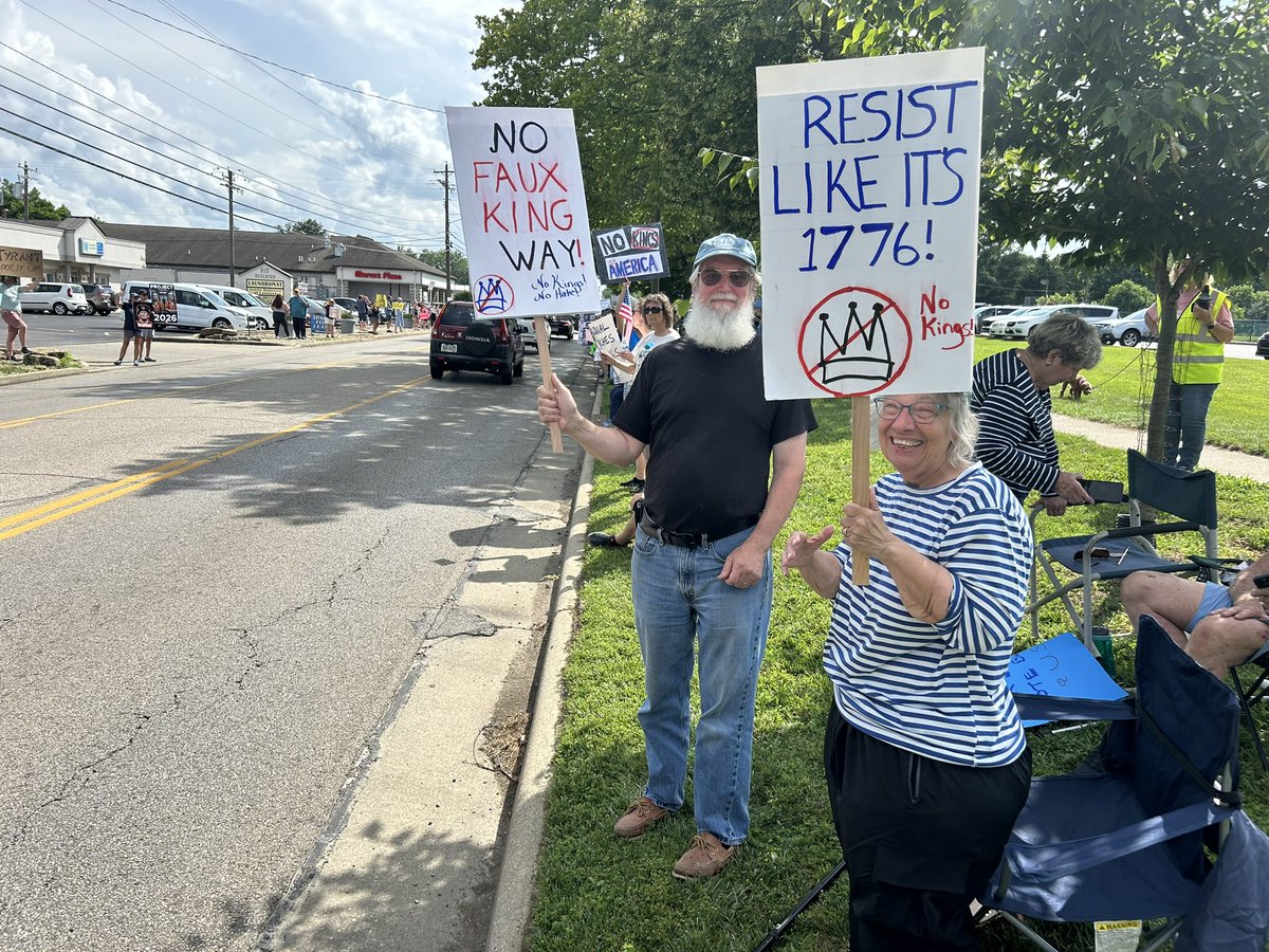 andrewrowan128's tweet image. Protestors line the street in front of Loveland Elementary School as part of a national day of protest. @WCPO
