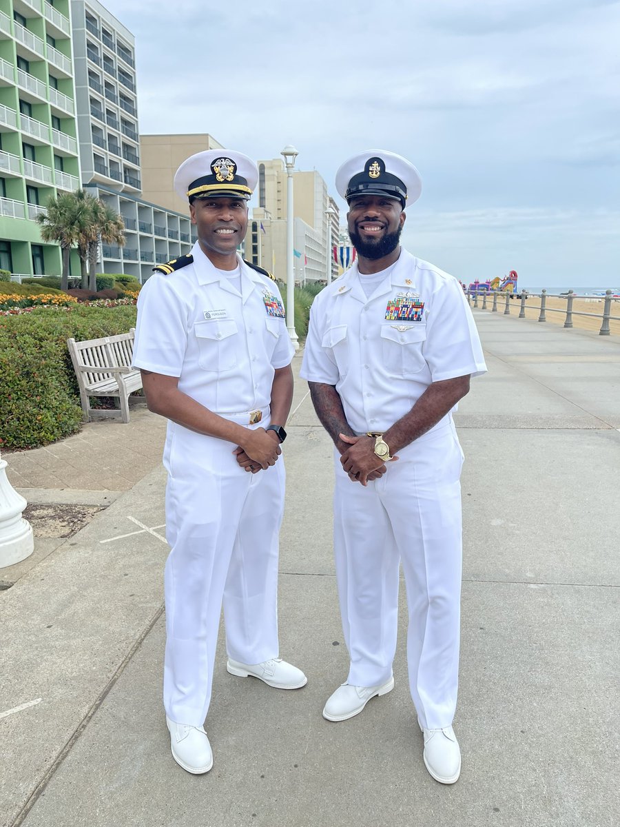 Had the distinct honor of serving as guest speaker for my guy <a href="/i_r_king21/">Coach Jay Johnson</a> Senior Chief Johnson’s <a href="/USNavy/">U.S. Navy</a> retirement ceremony. Fair Winds &amp; Following Seas. Blessings over your family 🫡⚓️

“Men sharpen men, like steel sharpens steel”