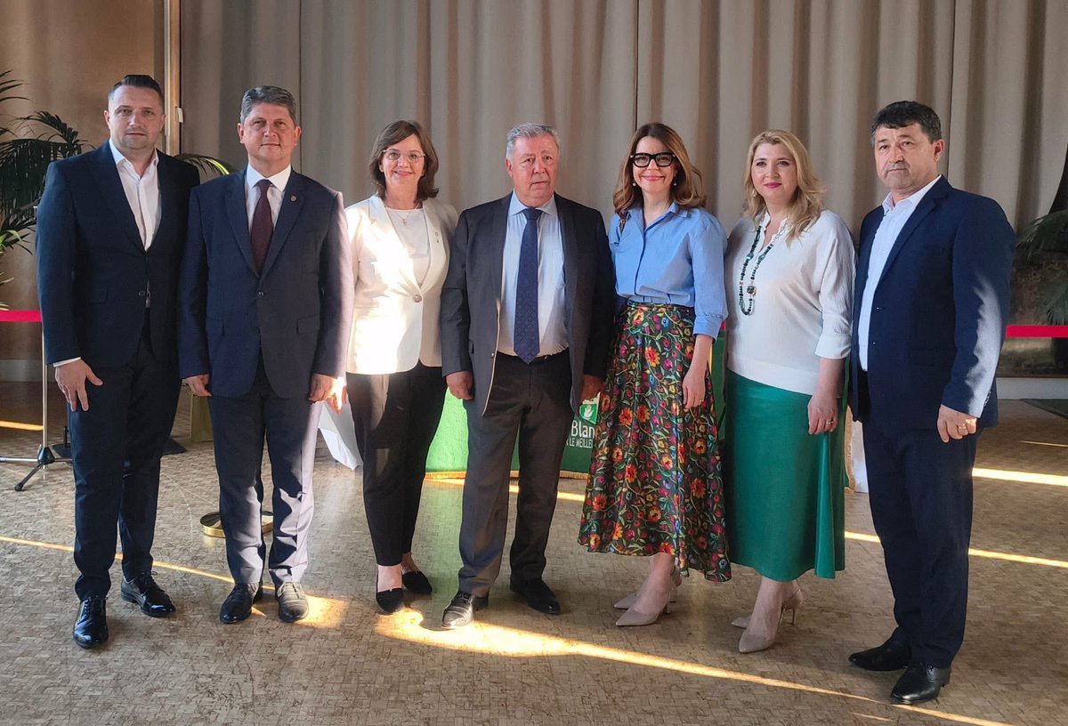 Le 13 juin 2025, Negrești-Oaș &amp; Le Blanc-Mesnil ont signé un Pacte de jumelage! Un partenariat né d’une collaboration de 10 ans, ouvrant la voie à des projets communs pour les deux villes. 
#CoopérationDécentralisée #Jumelage #Amitié🇷🇴🇫🇷