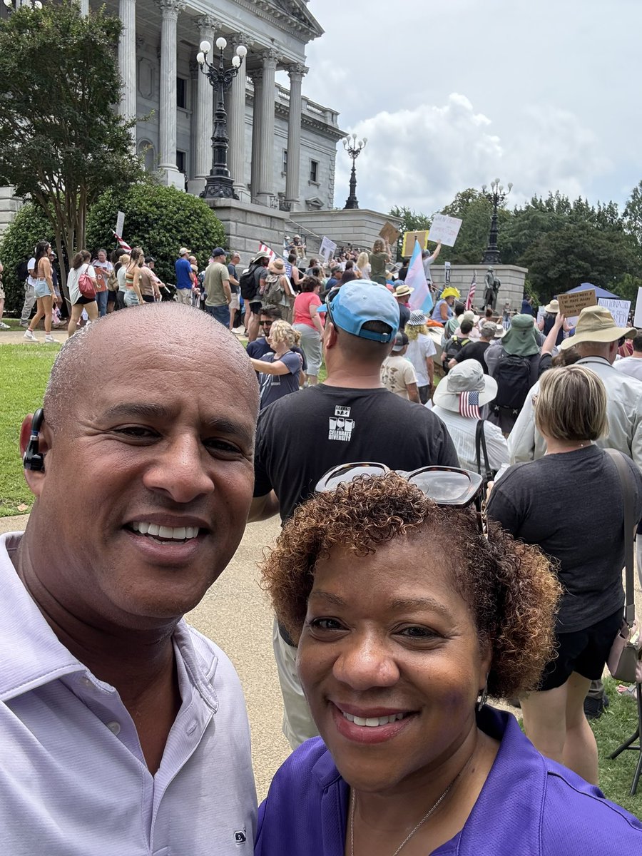 RepRutherford's tweet image. Great to see so many South Carolinians at the No Kings Rally! There is nothing more American than exercising your 1st Amendment rights 🇺🇸