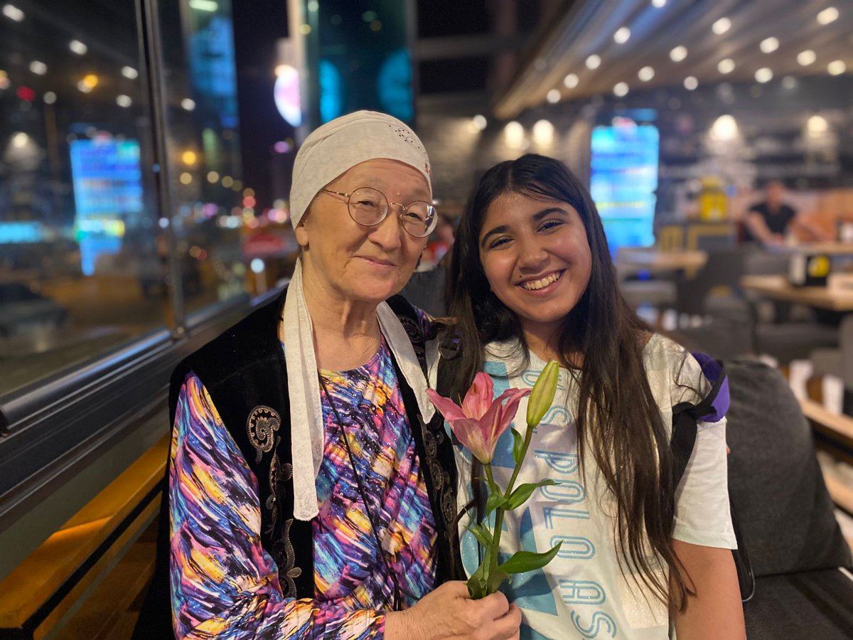 Anne genç Türk kızı 🇰🇿♥️🇹🇷