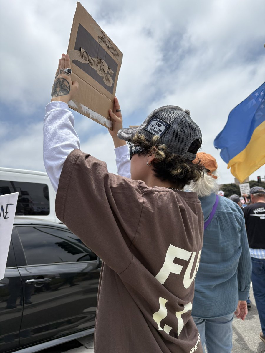 GothPhag's tweet image. No one is illegal on stolen land!! Stop kidnapping innocent people and splitting up families who are just trying to live normal lives like everyone else. Fuck MAGA and ICE!