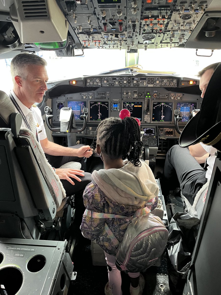 anisefuller's tweet photo. Thank you @Delta for making my 5 year old feel so special on this trip. She has flown many times with @Delta as you are our preferred airline however this trip will be very memorable. Thank you so much! https://t.co/dG8jk5VwKC