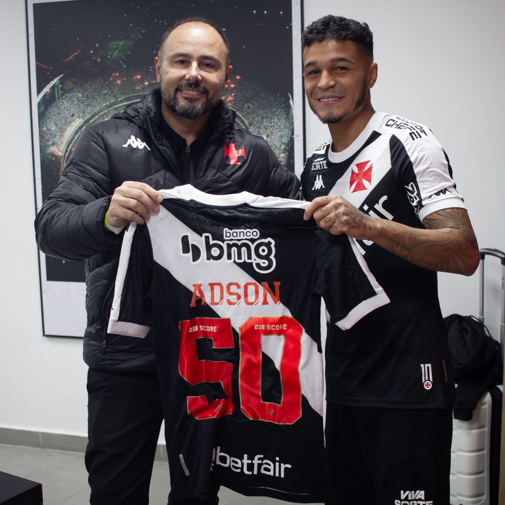 5️⃣0️⃣⚡

Adson completou 50 jogos com a camisa do Gigante da Colina e recebeu a camisa especial para comemorar a marca.

Parabéns, Adson! Vamos por mais! 👏

📸: Matheus Lima | #VascoDaGama