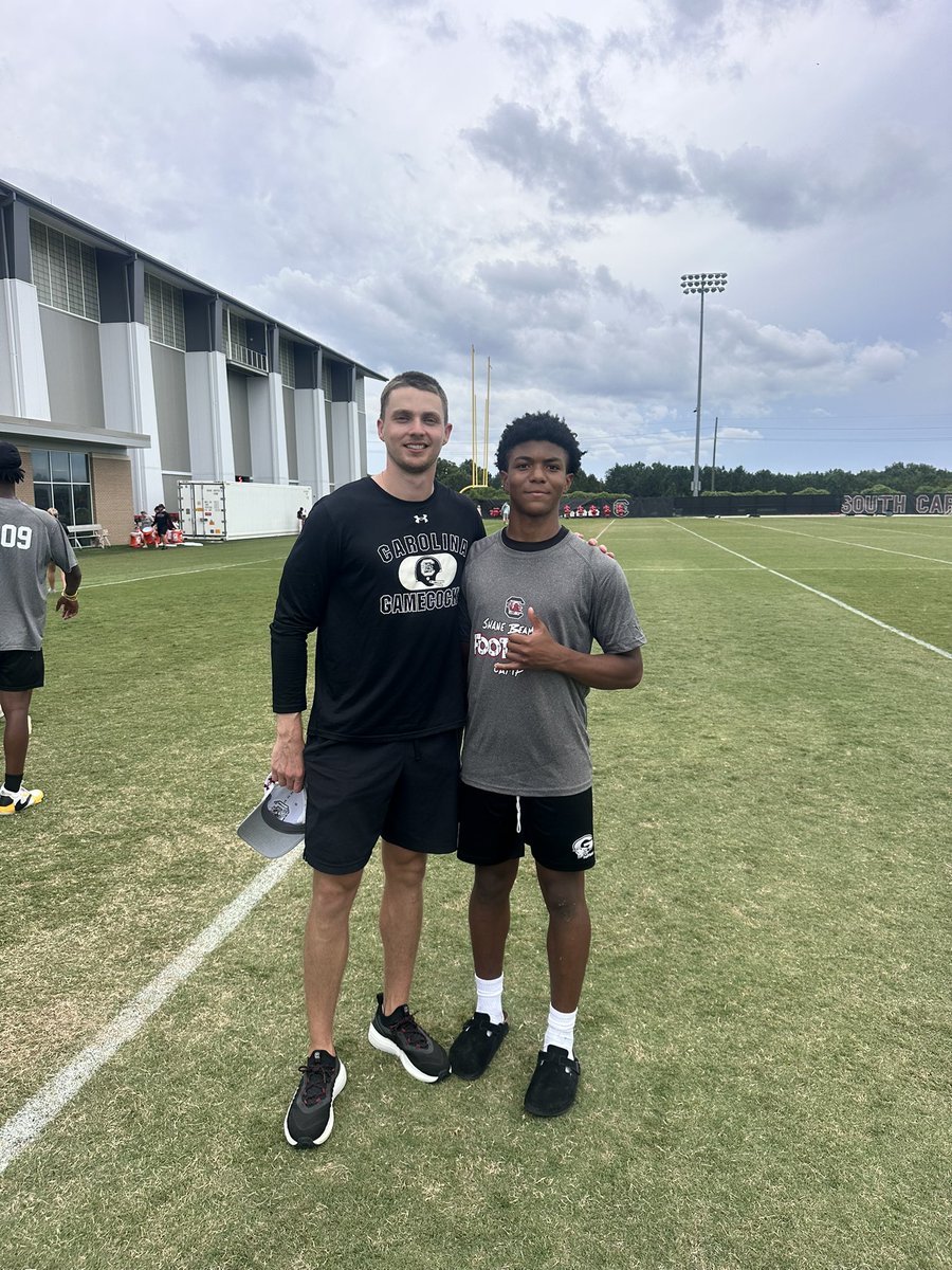 XavierQB1Wright's tweet image. Thank you @GamecockFB for such a wonderful camp today! Can’t wait to come back and catch a few games this season.
@CoachSBeamer @ToddHaynie @DavisKoetter @qbcoachrr17 @DBryant18 @GCA_FB @bbethune91  @Jimmy12Francis @PrepRedzoneSC @Rivals @On3Recruits