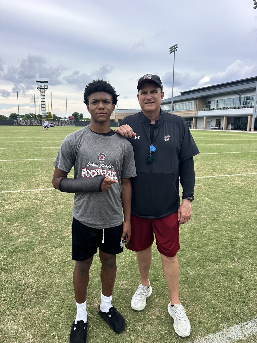 XavierQB1Wright's tweet image. Thank you @GamecockFB for such a wonderful camp today! Can’t wait to come back and catch a few games this season.
@CoachSBeamer @ToddHaynie @DavisKoetter @qbcoachrr17 @DBryant18 @GCA_FB @bbethune91  @Jimmy12Francis @PrepRedzoneSC @Rivals @On3Recruits