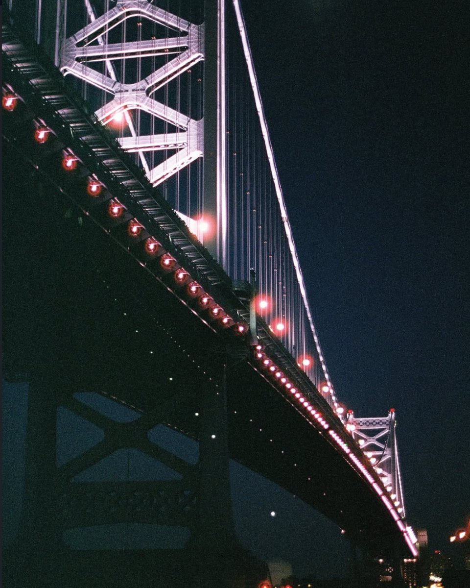 DelRiverWfront's tweet photo. Our favorite night light. 💡
📸 sweatylaurenti on IG
#MyPhillyWaterfront #VisitPhilly #whyilovephilly #Phillyphotographer #Philadelphiaphotographer #phillyframes https://t.co/Js89ZzPDQJ
