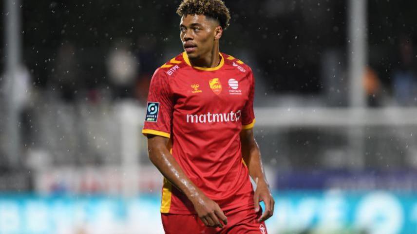 TransfertRadar's tweet photo. (🟥🟨 ➡️ 🟠⚫️)
🚨Noah Cadiou 🇫🇷 serait proche de quitter Rodez pour rejoindre le FC Lorient ! 👀
➡️Le milieu de terrain de 24 ans pourrait franchir un cap cet été après une belle saison en Ligue 2 ⏳
(@footmercato)
#TransfertRadar #Mercato #Ligue2 #FCLorient #RodezAF #Ligue1 https://t.co/WDsD8IfXin
