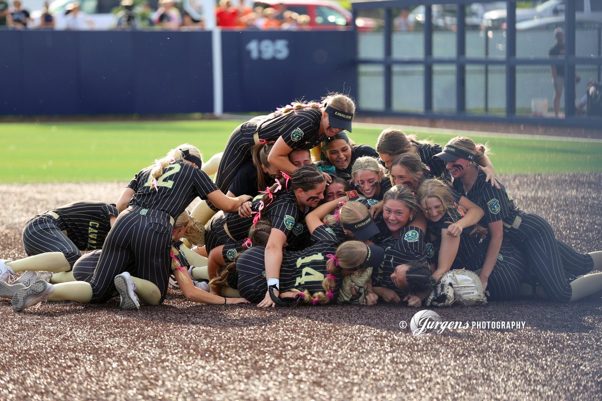 One week ago we crowned an <a href="/SDHSAA/">SDHSAA</a>  Class AA State Softball Champion!!  Make  sure to check out all the action from all 3 days at the diamond!!
jurgensphoto.com/f268482647