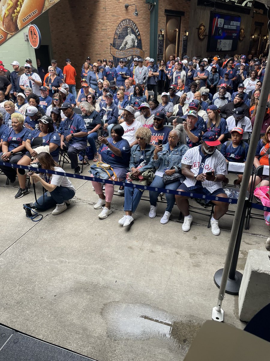 leegroup's tweet image. Enjoyed moderating #Saturday’s Q&A #NegroLeagueLegends @tigers @ComericaPark #Detroit #PanelDiscussion #BlackinBaseballWeekendCelebration @ComericaBank @leegroup