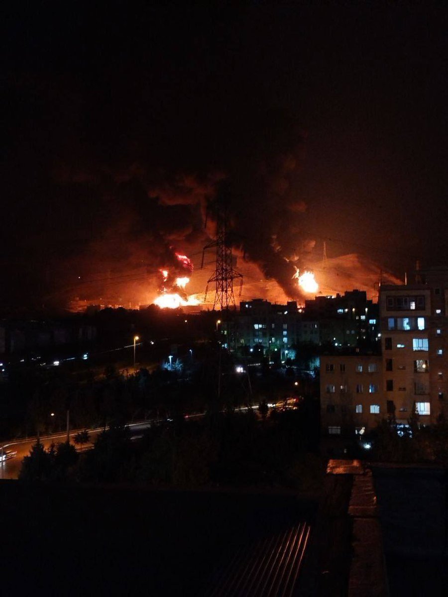 JavaidShaikh14's tweet photo. Haifa now 🔥 

#Iran #Israel https://t.co/PNyCh4Qqq4