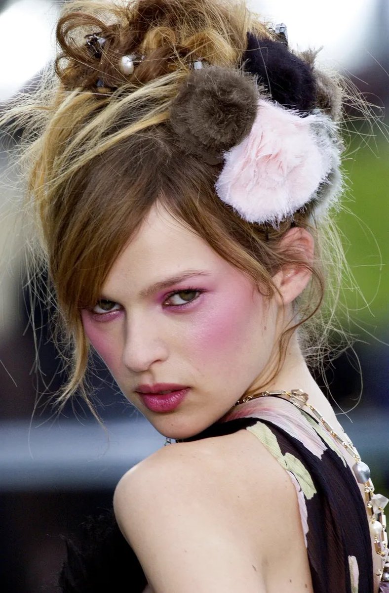 lya (@agirlunder) on Twitter photo 