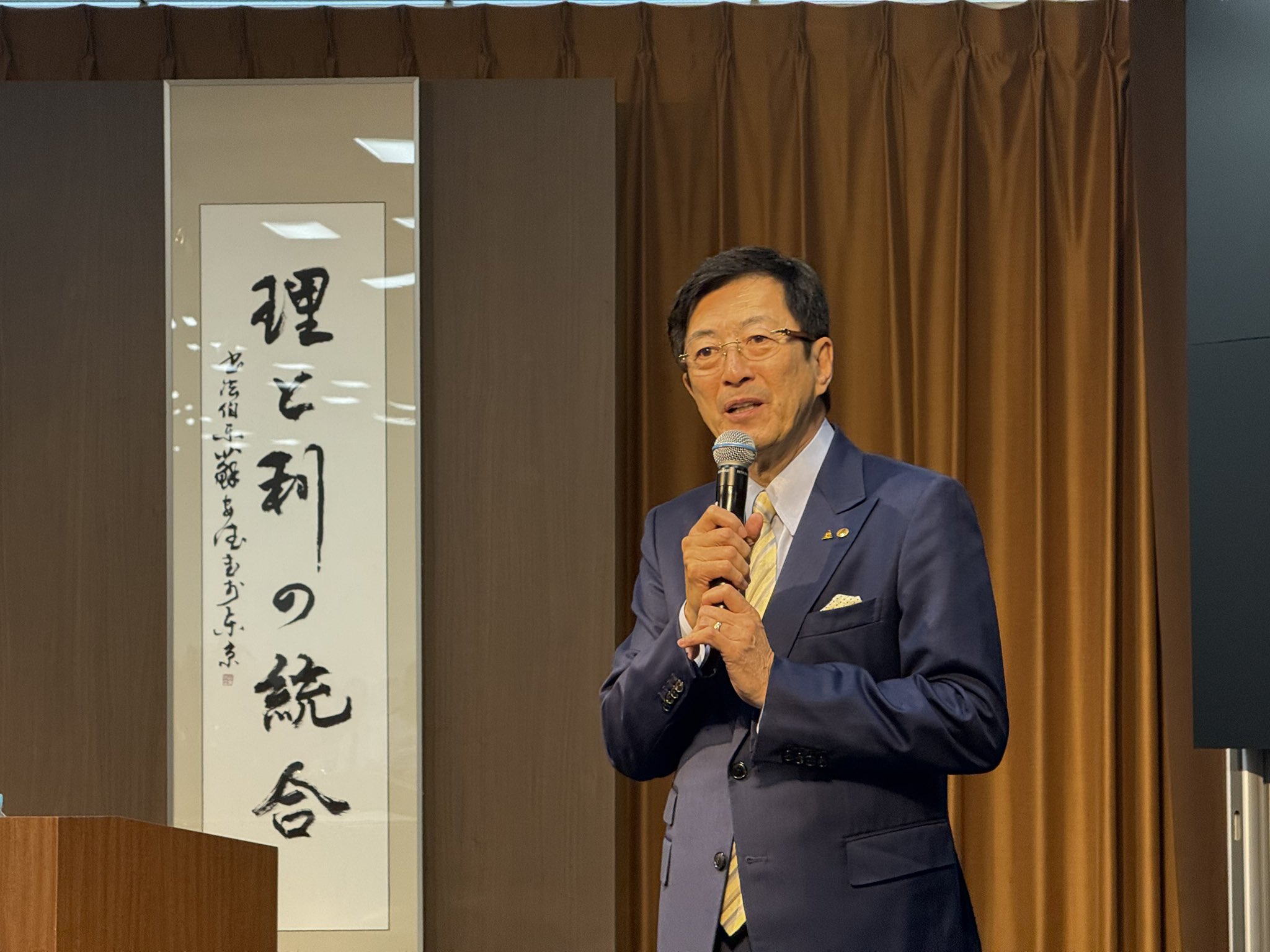 アチーブメント創業20年ごろの青木仁志による熱いメッセージを