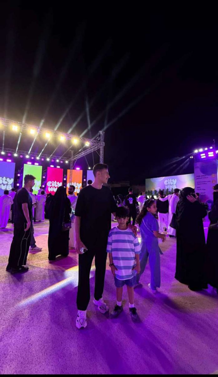 حربيه (@warship99) on Twitter photo نجمنا في مهرجان ستي هوب لايفوتكم😍😍.#ستي_هوب #تركي_المشيقح <a href="/TMetaib/">تركي المشيقح | Turki Almosheqah</a>
سناب نجمنا👇.
snapchat.com/add/mmwwqz?sha… نجمنا في مهرجان ستي هوب لايفوتكم😍😍.#ستي_هوب #تركي_المشيقح <a href="/TMetaib/">تركي المشيقح | Turki Almosheqah</a>
سناب نجمنا👇.
snapchat.com/add/mmwwqz?sha…