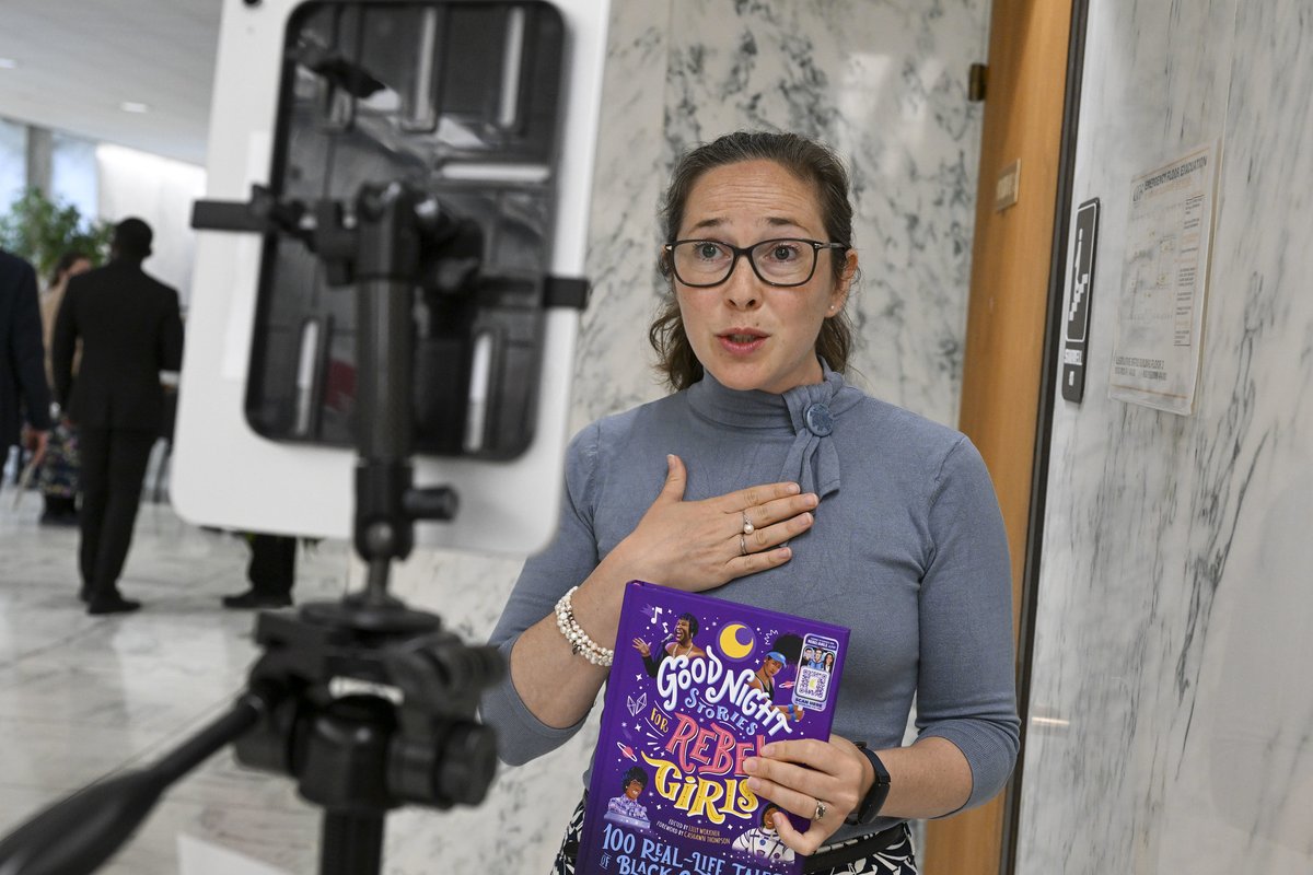 As our public schools and libraries bear the brunt of culture wars, we're fighting to protect the freedom to read and learn through the Freedom to Read Act and the Open Shelves Act – two bills that empower school libraries and library staff.

Learn more: nysut.org/news/2025/june…