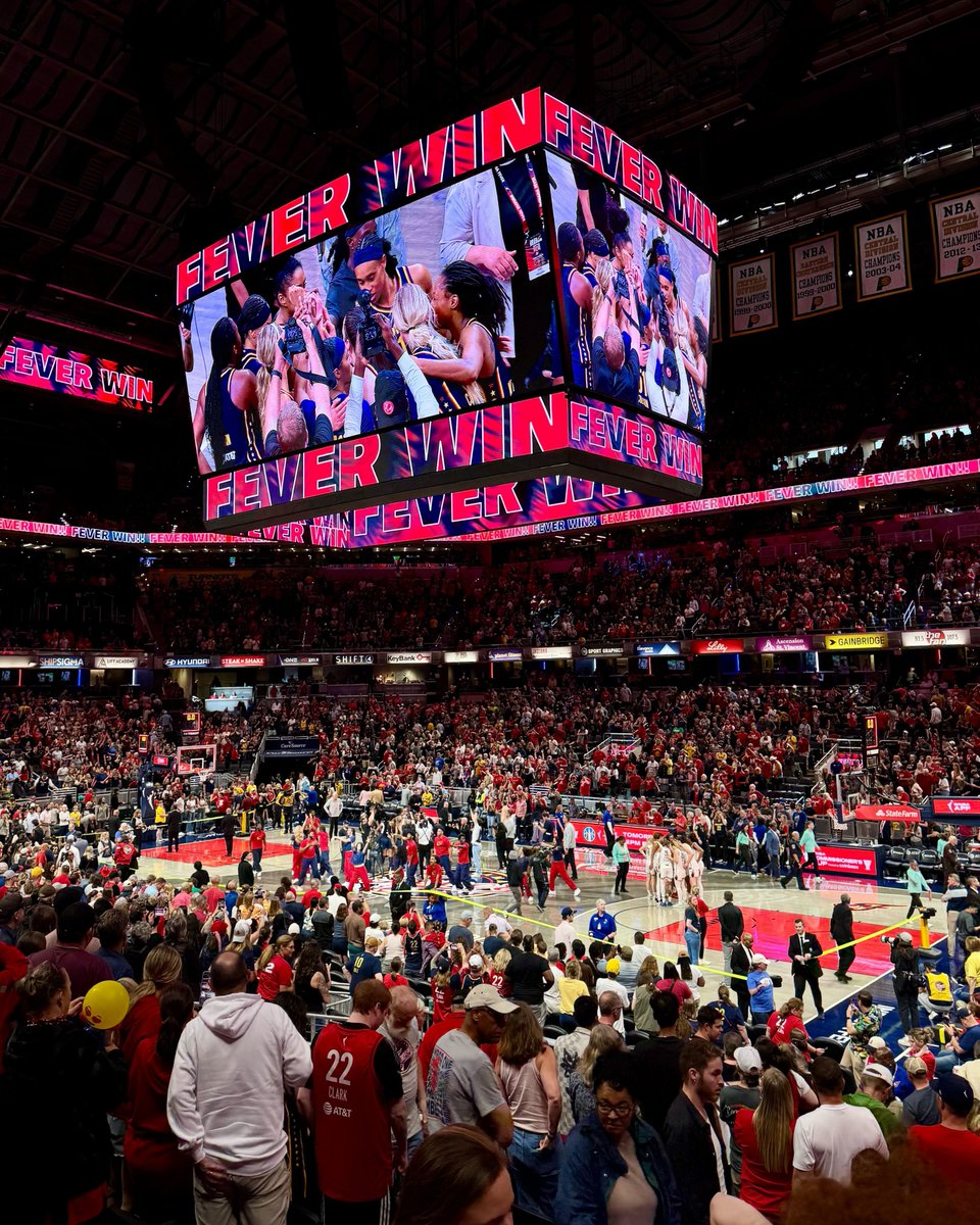 Indiana Fever tweet media