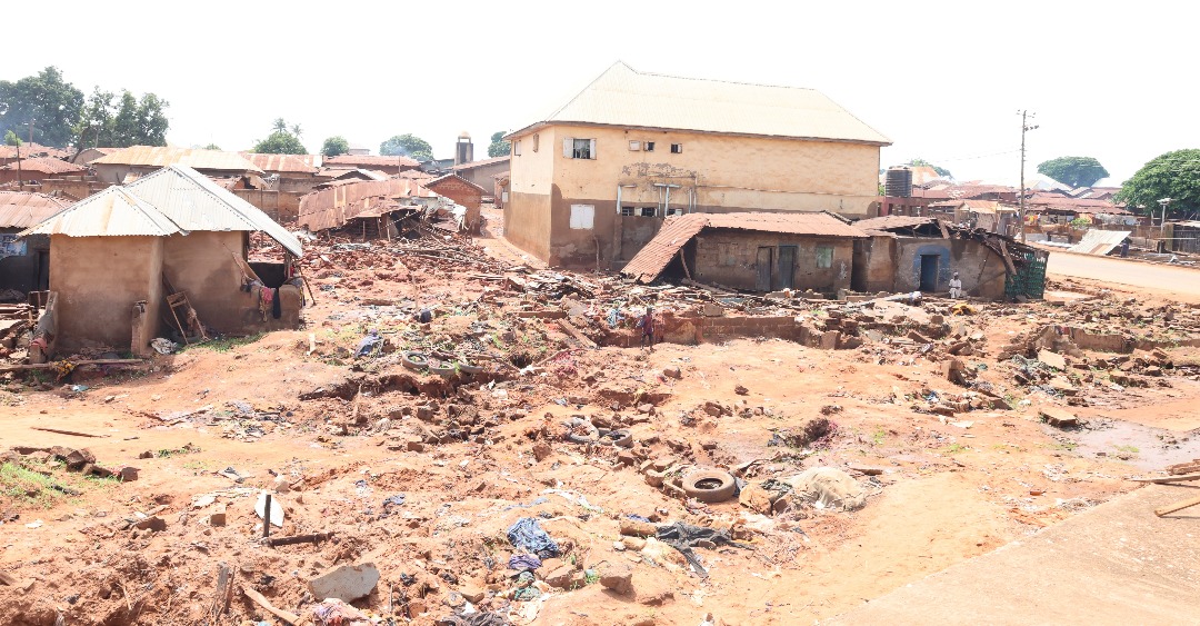 CCFNigeria's tweet photo. 1/ Our team, currently on a humanitarian mission in #Mokwa, Niger State, continued its field activities with a site visit to some of the most affected flood locations. The team witnessed firsthand the scale of devastation caused by the recent floods which displaced several https://t.co/sJ9jUsGiie