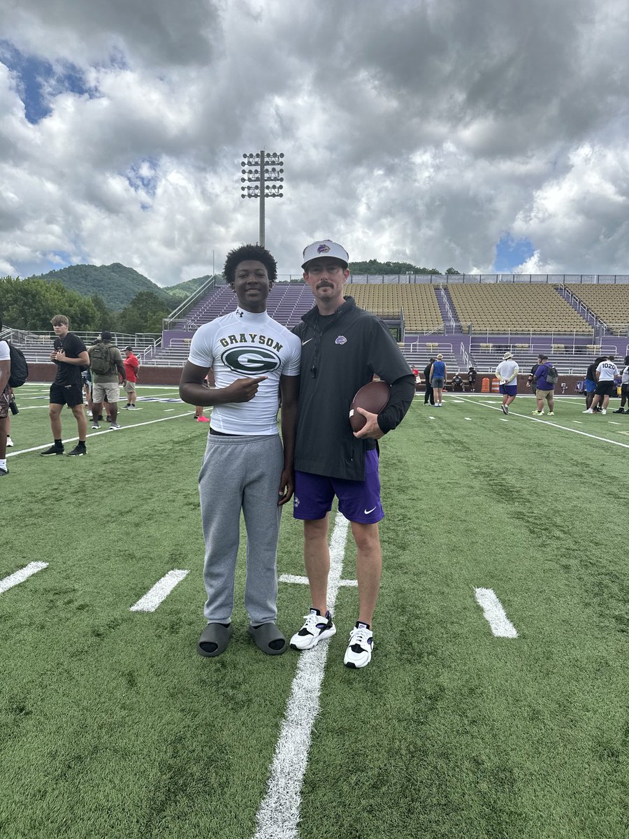 Deuce_Smith_2's tweet image. Thank you coach @BrianBergheim for inviting me out today , had a great experience competing and getting valuable tips from @CoachCHeadley!
#gocatamounts @CatamountsFB @CoachKerwinBell @CoachWellsWCU @grayson_fb