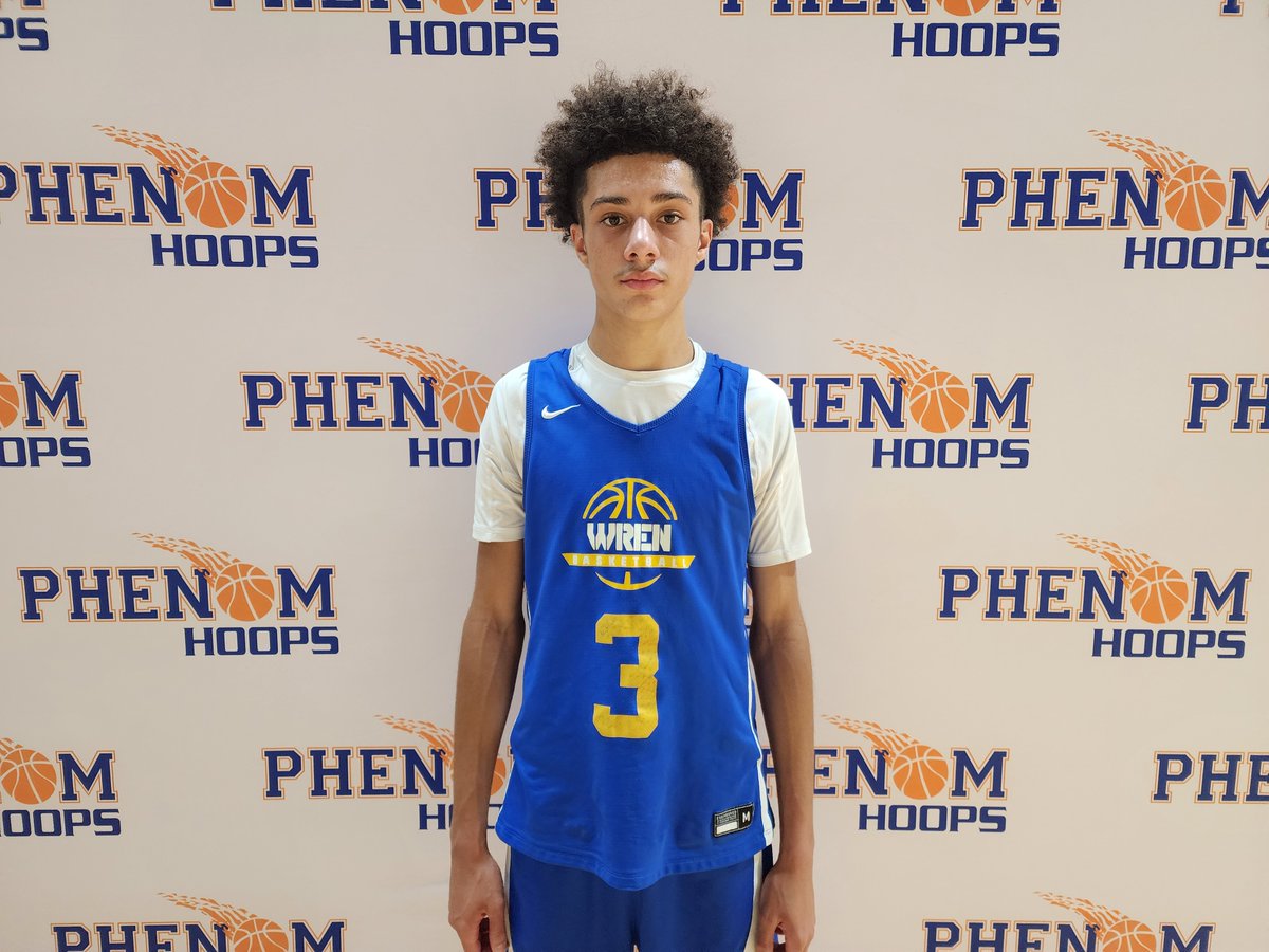 2029 6'4 Kam Rice (Wren) is a name that I would jot down and watch out for in SC. Great size, moves well, and plays much more advanced than his age. Makes great reads, covers a lot of ground with his length, strong handles, and can score from many levels. #PhenomTeamCamp