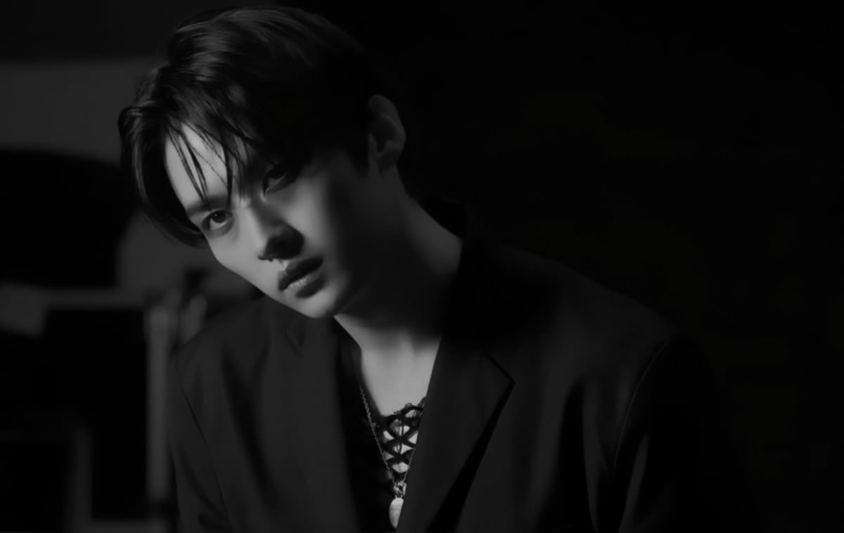 #minsung | Don’t Move 🔞
Minho tiene reglas. Jisung las rompe. 
Y cuando eso pasa… no hay escapatoria del castigo.