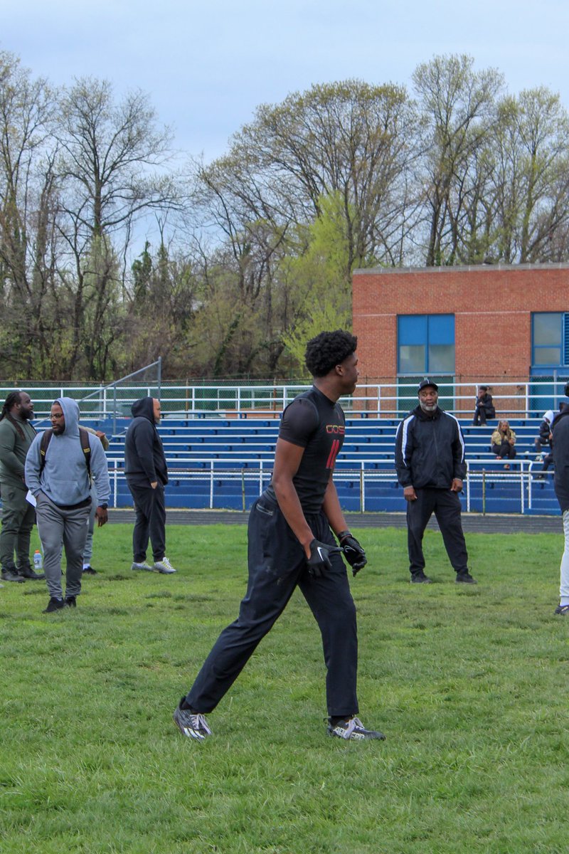 ‼️Class of 2027 WR‼️ 
Harold Akarolo - (6'2 - 190lbs)
Maryland 
Route Technician 
Soft Hands, All in one.
GPA: 3.64
Coaches let's connect: (443) 535 - 7813
 #CollegeFootball