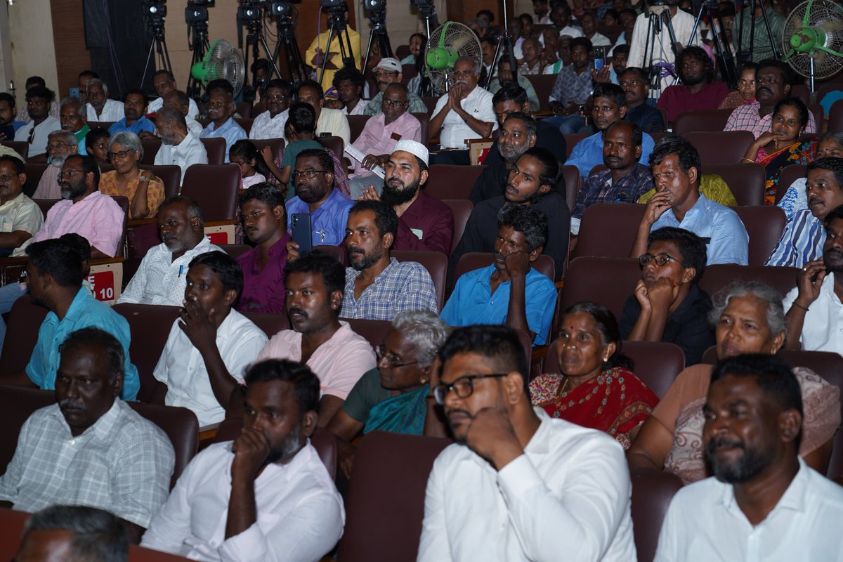 VelmuruganTVK's tweet photo. அரசு அடக்குமுறை எதிர்ப்பு கூட்டமைப்பு சார்பில் "பாசிச பாஜக அரசே பழங்குடியின அழிப்புப் போரை உடனடியாக நிறுத்து அமைதிப் பேச்சுவார்த்தையை உடனே நடத்து" என்கின்ற தலைப்பில்  நடைபெற்ற கருத்தரங்கத்தில் பங்கேற்று உரையாற்றினேன். https://t.co/vZXFCcjQgC