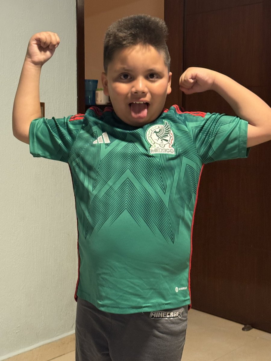 Cuacco's tweet photo. #VeranoFutbolero https://t.co/1ZRtA93lNq