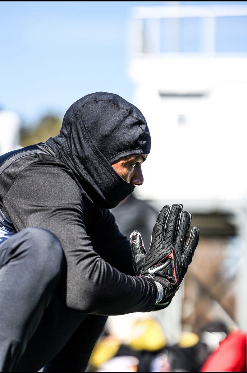 Can’t wait to meet new coaches and make new relationships. I’m blessed for another opportunity to showcase what I can do. 

cell- 443-431-9127
film- hudl.com/video/3/193376…
