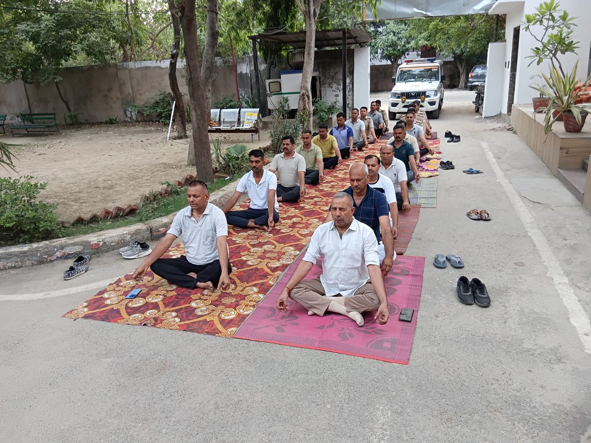 SHO Phase 2 Central Noida tweet media