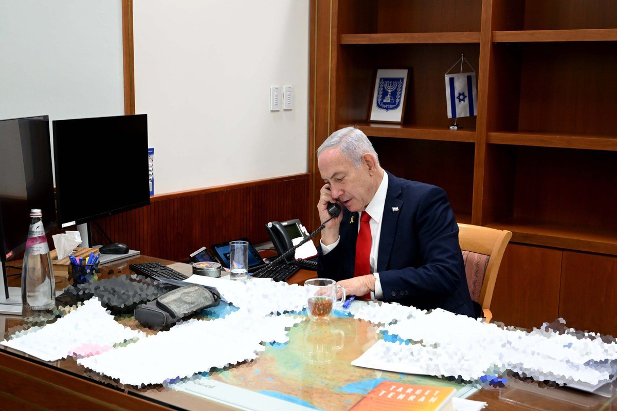ZAGORI”, une eau minérale naturelle provenant de Grèce. 

Les gens ils est en Grèce