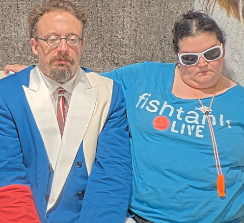 thiccimoto's tweet photo. #fishtanklive https://t.co/huqBaLGabw