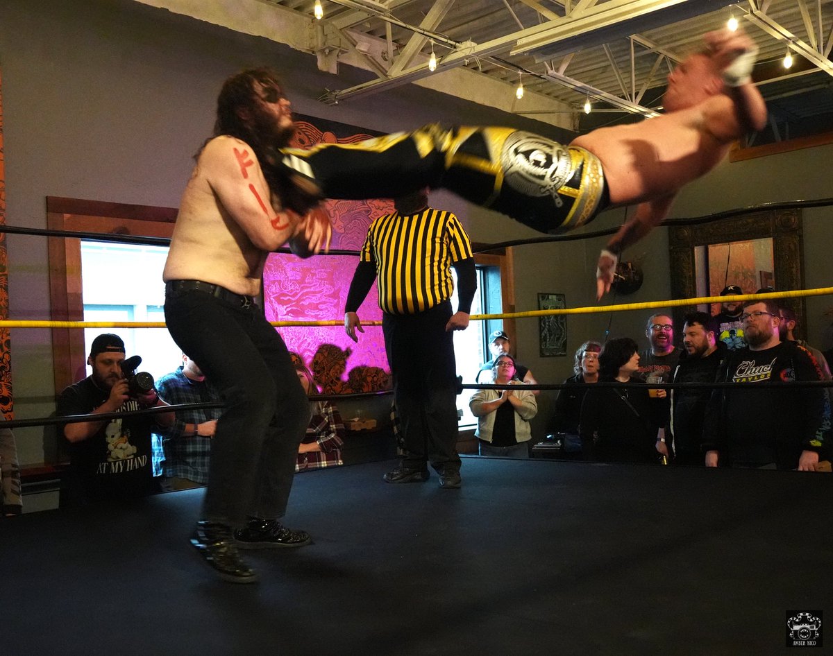 AmberNicoPhoto's tweet image. The Church of Filth and Jay Tunis vs. The Collective at Focus Pro Wrestling in Briantree, MA #focuspro #focusprowrestling #indiewrestling #wrestling #wrestlingmedia #wrestlingfan #wrestlingfans #femalephotographer #digitalphotography #ambernicophoto #ambernico #sony #boston