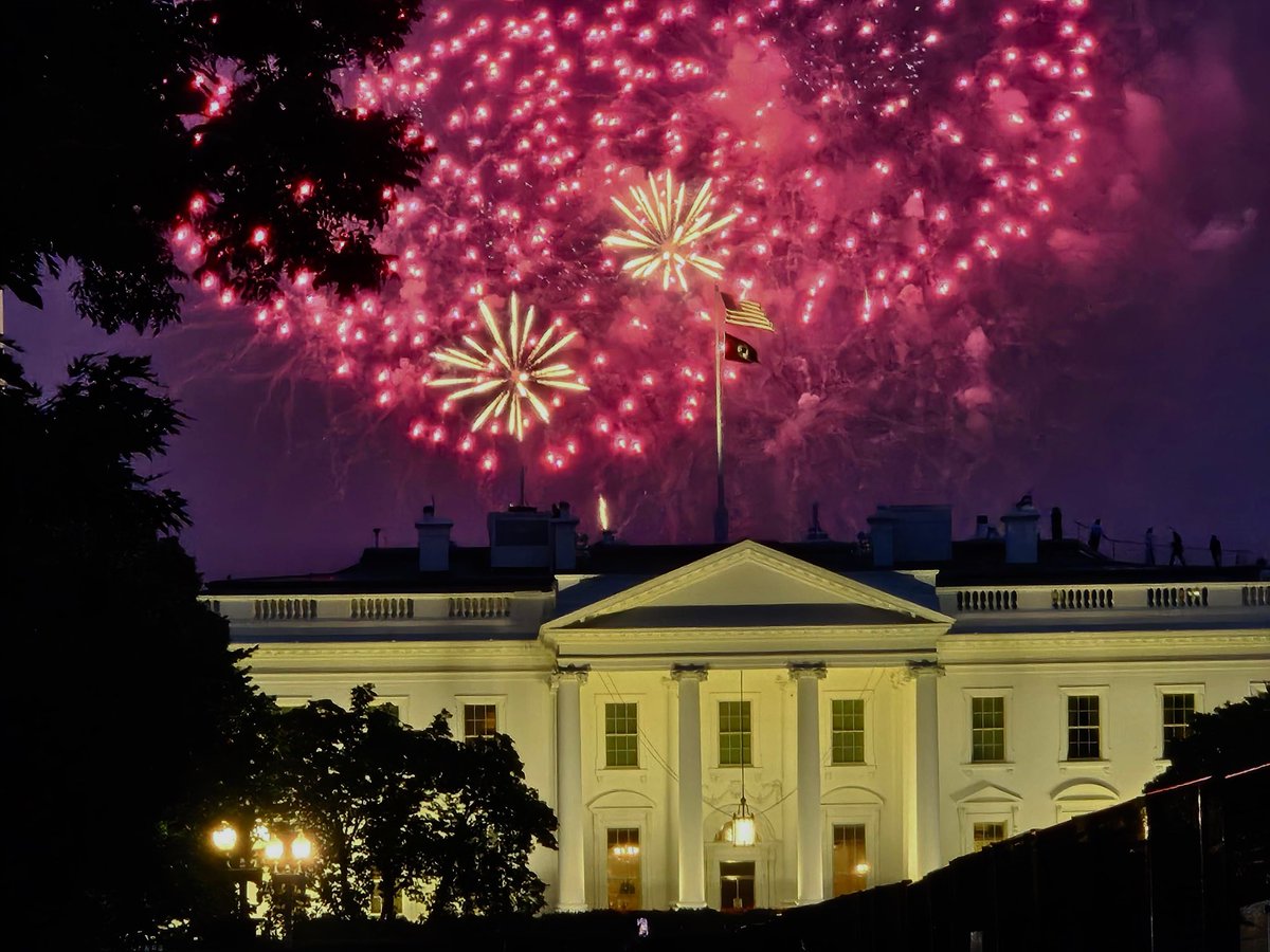 And that’s a wrap, with some cinematic fireworks over the White House 🎆