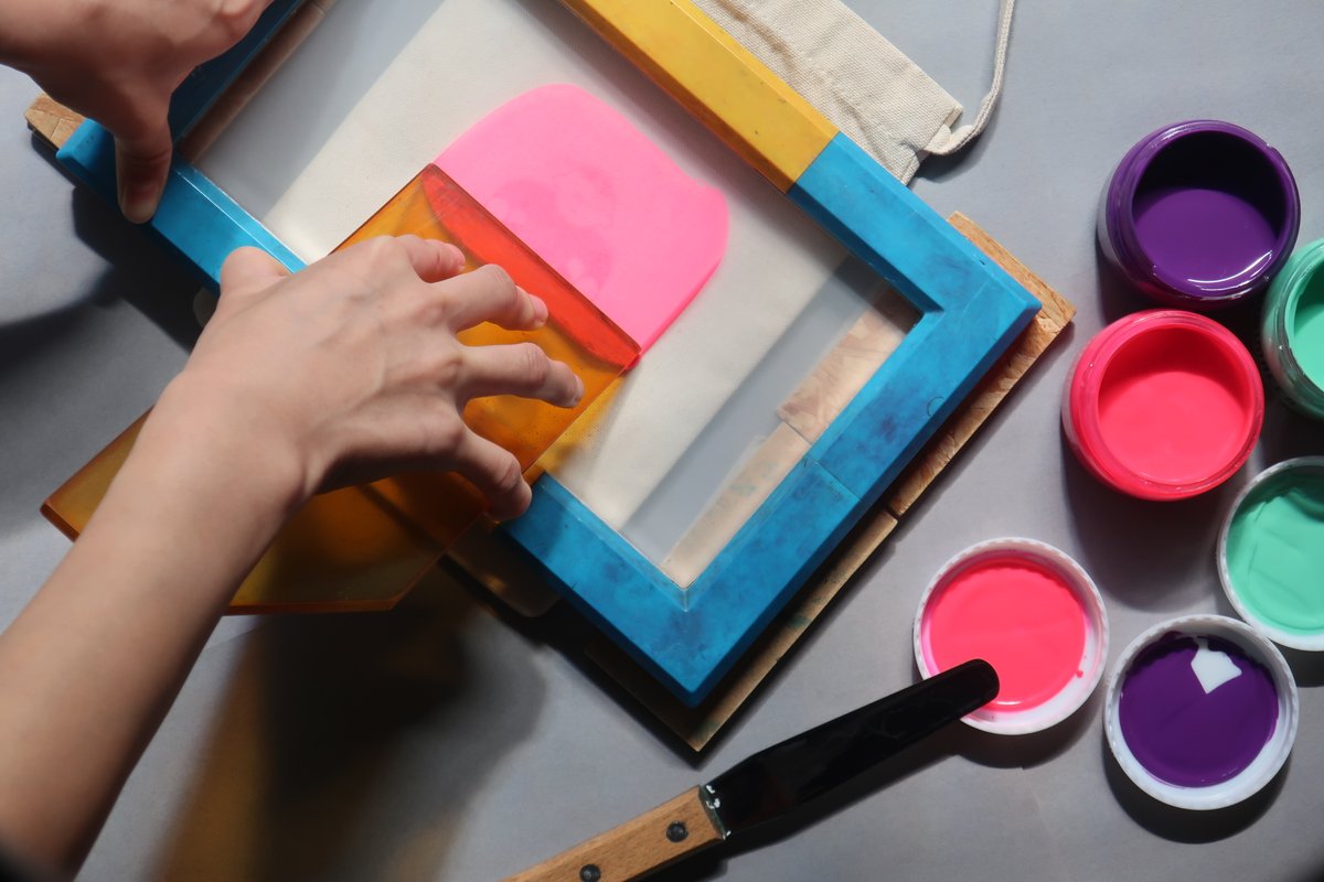 【❤️SURIMACCA　パーツの購入💙】

SURIMACCAセットはLサイズまでのフレームが作れるパーツがセットになっています🫶

同じサイズを２つ作りたい、プチ大判を作りたいなどの場合はパーツだけ購入することもできます～！

お気軽にシルクスクリーン印刷をしてみませんか～？🐤
jam-p.com/?pid=99694151