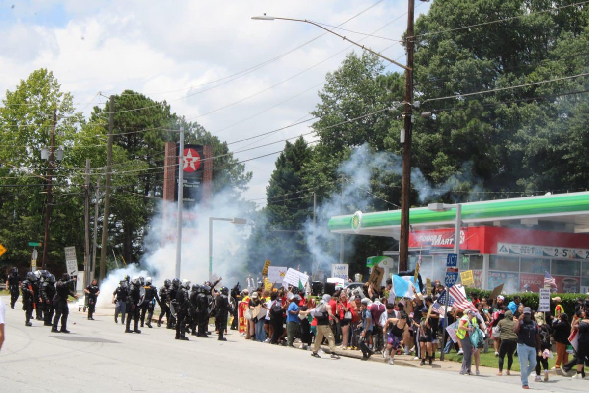 Fiza Pirani (@fizapirani) on Twitter photo New from <a href="/285SouthAtl/">285 South News</a>: Anti-ICE protest met with force on Chamblee Tucker Road in #Atlanta 285south.com/anti-ice-prote… New from <a href="/285SouthAtl/">285 South News</a>: Anti-ICE protest met with force on Chamblee Tucker Road in #Atlanta 285south.com/anti-ice-prote…
