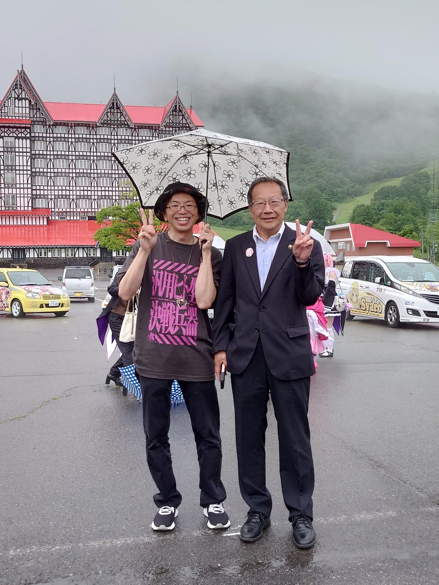 peerless_tarui's tweet image. 信州白馬痛車ミーティングに参加しています。
2Sは中野市長です。