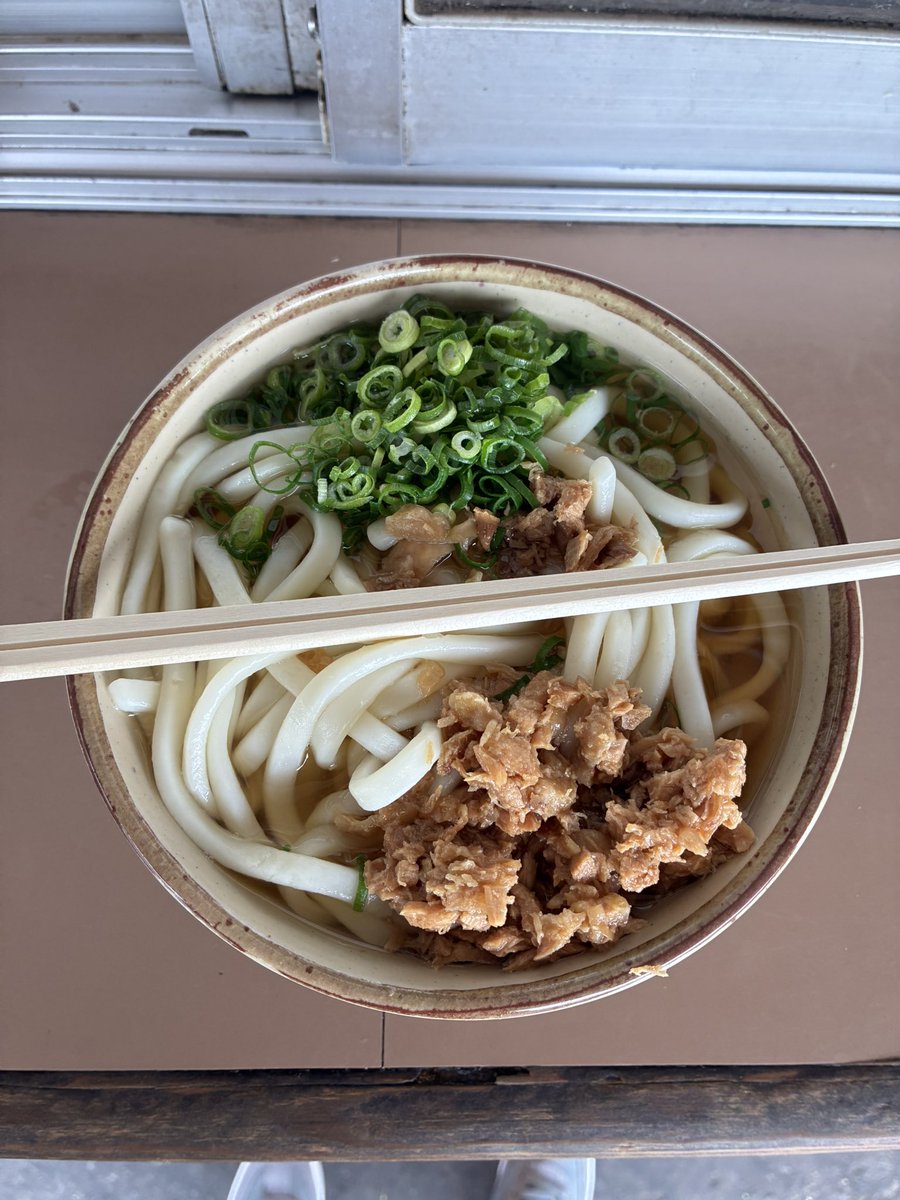 今日も無事に関所越えを果たしました
今日はダブルにしました

#かしわうどん
#中央軒
#鳥栖駅