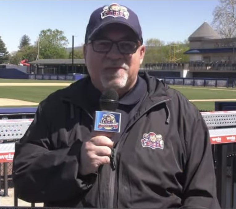 EarnedFunAvg's tweet image. The hats we wore during our recording with Gabe Sinicropi of the @crosscutters. Gabe wore a blue Crosscutters hat with the lumberjack logo on it. Johnny wore an @ABQTopes hat and Eric wore the Wally @OKC_comets hat.