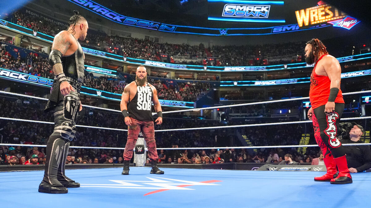 Harrysraw56's tweet photo. Man look at the difference between the smackdown of 2023 and smackdown of 2025👀

Look at that og arena lights and that og white ring of 2023 smackdown🔥

Bring this old school era back!🙏@WWE https://t.co/7zuBV8cY0c