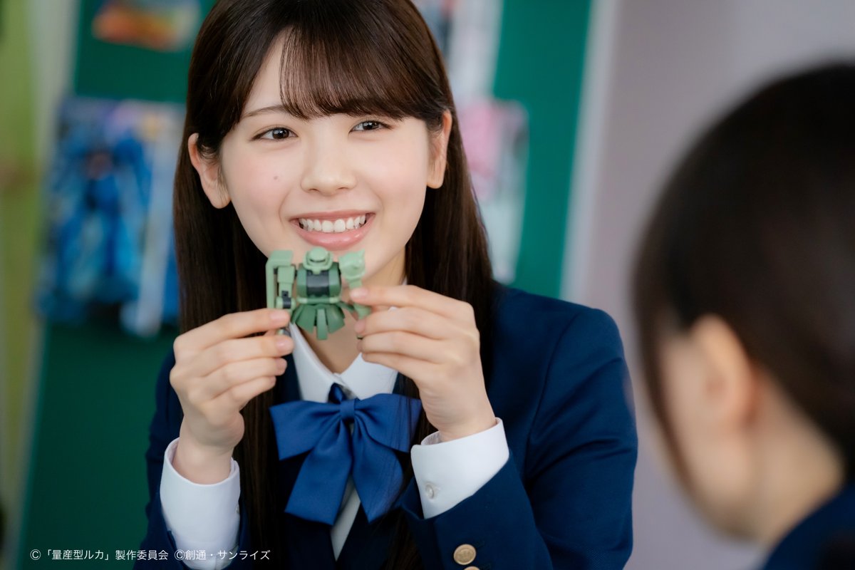 あっくん　筒井あやめ　賀喜遥香　セット 乃木坂46賀喜遥香＆筒井あやめ、2人でガンプラのザク組み立て