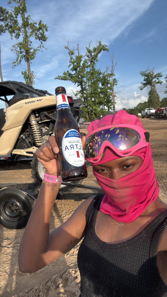 zaaybandz0's tweet photo. first event of my birthday was a BALLLL , kaia noonie &amp; then theirs me i got to rolling so quick from underneath that mf 😭😭😭 https://t.co/Wr97iBUGPg