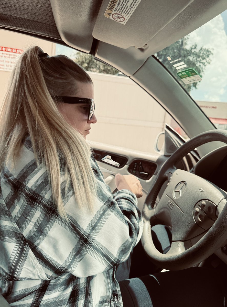 Si necesitas seguro de auto con gasolina gratis incluida, llámame al ￼(813) 791-8586 te cobraré el seguro y también la gasolina, es malo el chiste pero solo quería llamar tu atención.

Feliz día de los papis ❤️❤️❤️

#florida #Kentucky