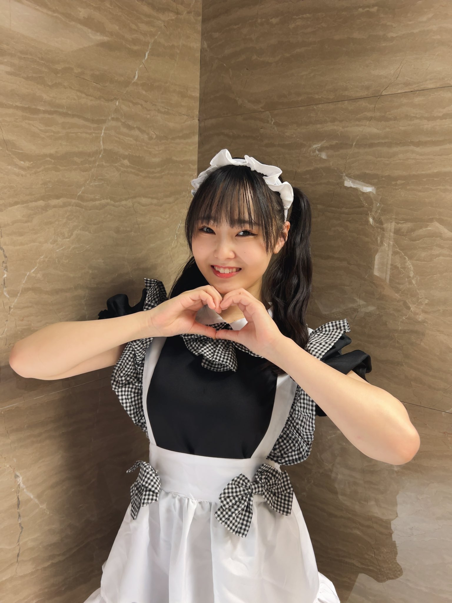 ☆NMB48 2025 April ランダム生写真 中川朋香 B - メルカリ