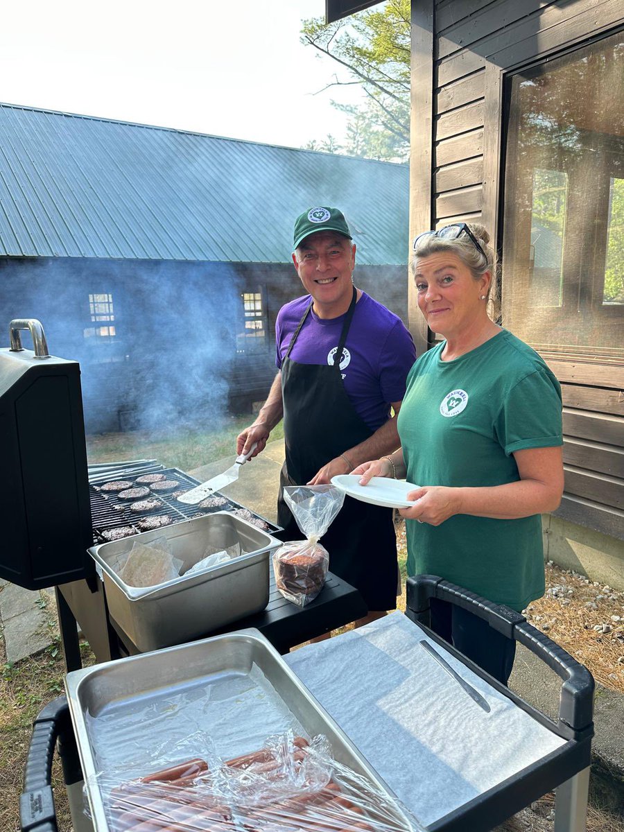 humanutopia2021's tweet image. Hosting the annual cookout for the local community at camp, playing chef for the night. Very honoured to have these experiences in the US at our age. Another day won! 🇺🇸