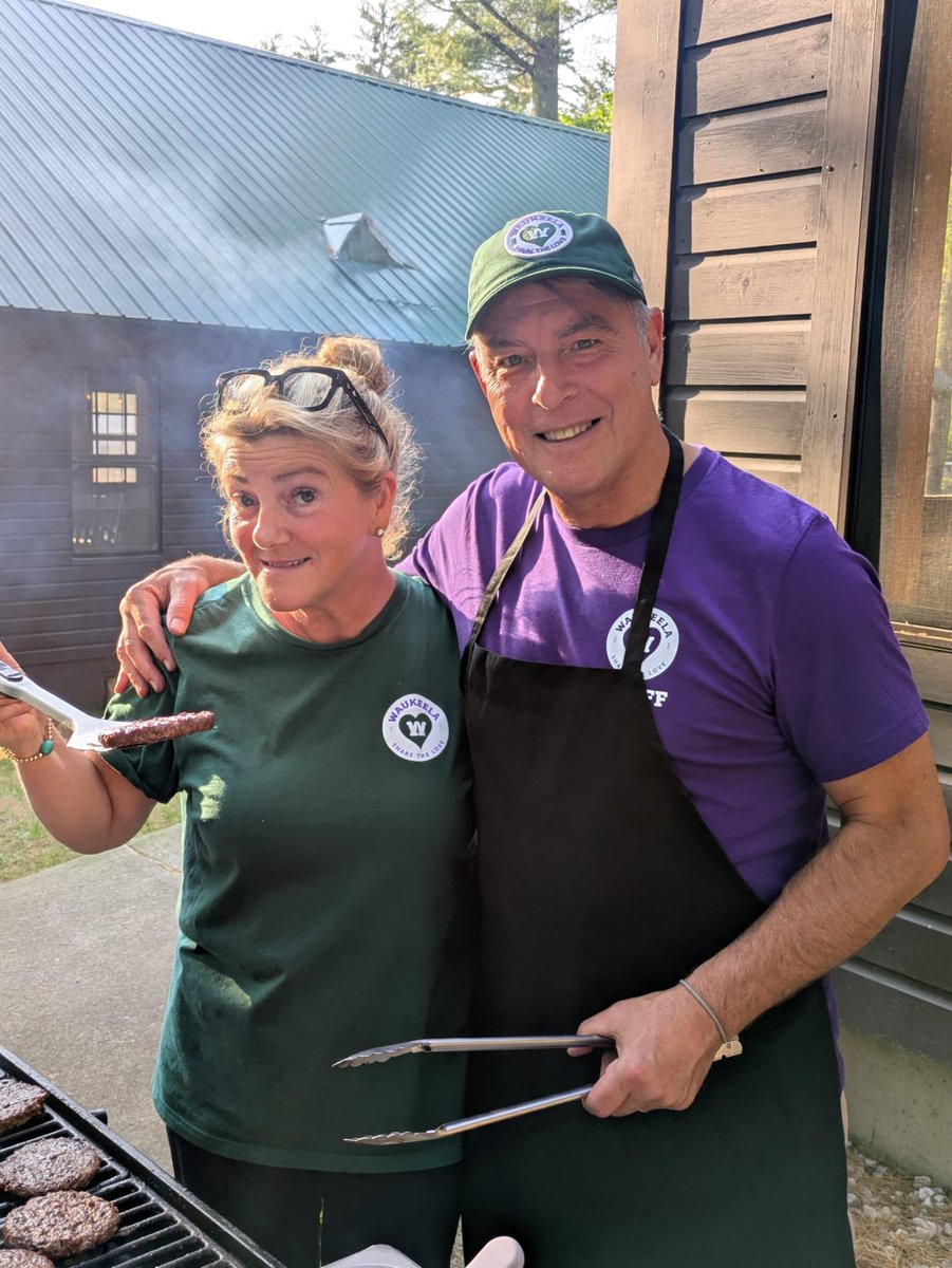 humanutopia2021's tweet image. Hosting the annual cookout for the local community at camp, playing chef for the night. Very honoured to have these experiences in the US at our age. Another day won! 🇺🇸